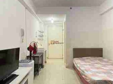 Disewakan Studio Green Bay Pluit Bayview Modern Minimalist with Warm Wood Interior Pool View Walk to Baywalk Mall