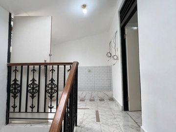 Ruko ramai strategis lebar dan panjang harga terjangkau di Beji Depok