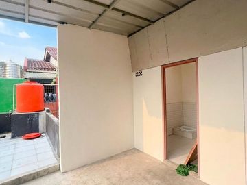 Ruko ramai strategis lebar dan panjang harga terjangkau di Beji Depok