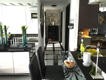 Luas Lebih Dari 100M2! Dijual Condominium 3 Bedroom Central Park Residence dengan Sentuhan Monochrome Elegant, Furnish Lengkap, Lokasi Strategis