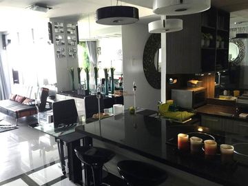 Luas Lebih Dari 100M2! Dijual Condominium 3 Bedroom Central Park Residence dengan Sentuhan Monochrome Elegant, Furnish Lengkap, Lokasi Strategis