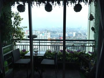 Luas Lebih Dari 100M2! Dijual Condominium 3 Bedroom Central Park Residence dengan Sentuhan Monochrome Elegant, Furnish Lengkap, Lokasi Strategis