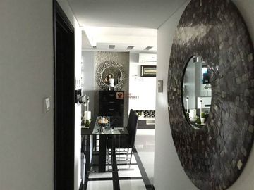 Luas Lebih Dari 100M2! Dijual Condominium 3 Bedroom Central Park Residence dengan Sentuhan Monochrome Elegant, Furnish Lengkap, Lokasi Strategis