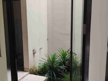 Disewakan Rumah 2 Lantai Siap Huni Lavon Swan City