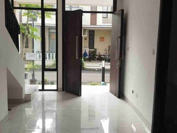 Disewakan Rumah 2 Lantai Siap Huni Lavon Swan City