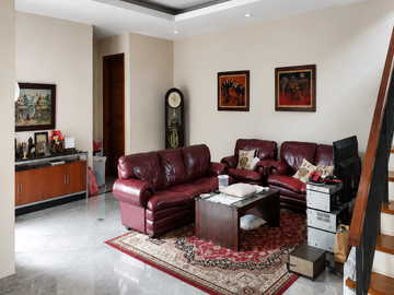 RUMAH SIAP HUNI LOKASI ELITE KEBAYORAN BARU JAKARTA SELATAN