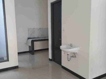 Disewakan Rumah Baru Siap Huni Gardenville TKI 5