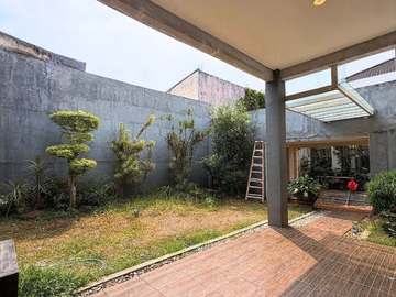Dijual Rumah Besar Di Taman Giri Loka BSD