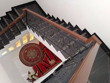 Rumah Pondok Bambu Apus 2.5 Lantai, LT 200 m2,  Lux, Jalan Boulevard 3 Mobil