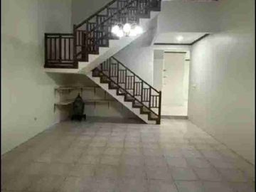 Rumah besar di Taman rempoa Indah