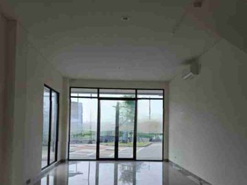 ruko sorrento east grande hoek posisi hadap jalan dengan extra tanah