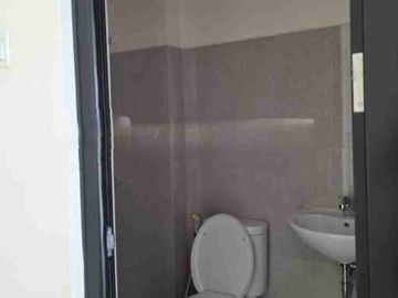 ruko sorrento east grande hoek posisi hadap jalan dengan extra tanah