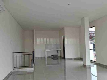 ruko sorrento east grande hoek posisi hadap jalan dengan extra tanah