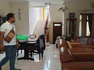 RUMAH MEWAH DI KOMPLEK DKI PONDOK KELAPA