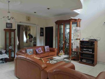 RUMAH MEWAH DI KOMPLEK DKI PONDOK KELAPA