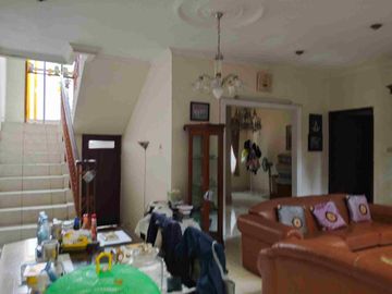RUMAH MEWAH DI KOMPLEK DKI PONDOK KELAPA