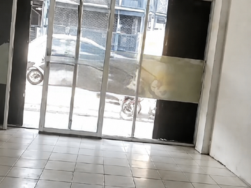 DISEWAKAN RUKO 2 LANTAI – SIAP UNTUK USAHA!

Jl. Dr. Ratna, Jatibening, Pondok Gede, Bekasi