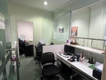 Dijual ruko full furnished di Ruko Jatiwaringin Junction, cipinang melayu, makasar, jakarta timur