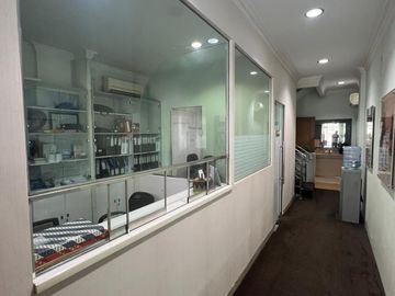 Dijual ruko full furnished di Ruko Jatiwaringin Junction, cipinang melayu, makasar, jakarta timur