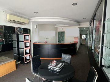 Dijual ruko full furnished di Ruko Jatiwaringin Junction, cipinang melayu, makasar, jakarta timur