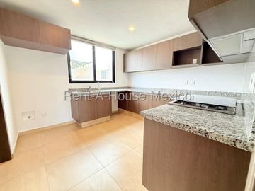 Departamento en Renta, Altos Juriquilla, 2 recámaras, 2 estac., Amenidades, Acepta mascota, Amenidades