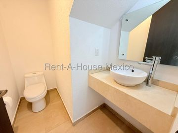 Departamento en Renta, Altos Juriquilla, 2 recámaras, 2 estac., Amenidades, Acepta mascota, Amenidades