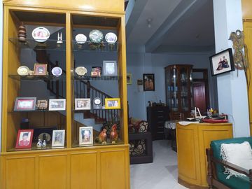 Rumah 2lt luas 168meter Taman Narogong Indah 1 Rawalumbu Bekasi