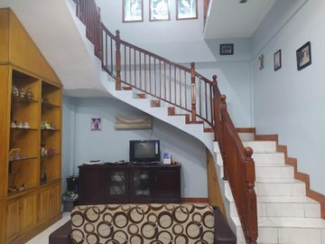 Rumah 2lt luas 168meter Taman Narogong Indah 1 Rawalumbu Bekasi