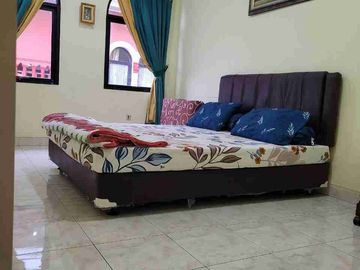 DIJUAL VILLA KOTA BUNGA — CIANJUR PUNCAK
VIEW GUNUNG • SEJUK • ASRI • FULL FURNISH
TINGGAL BAWA KOPER, LANGSUNG HUNI!
