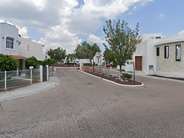 CASA EN REMATE EN JURIQUILLA QUERÉTARO