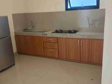 RUMAH 2 LANTAI, 3 KAMAR, FURNISH DEKAT LP KEROBOKAN DAN PETITENGET