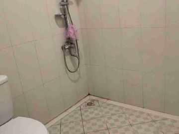 RUMAH 2 LANTAI, 3 KAMAR, FURNISH DEKAT LP KEROBOKAN DAN PETITENGET