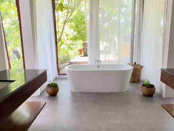 VILLA FOR SALE PURI GADING JIMBARAN, LAND SIZE 1240 SQM, PRICE UNDER MARKET!! FREEHOLD