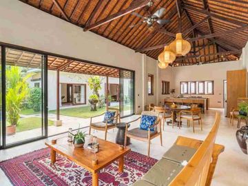 VILLA FOR SALE PURI GADING JIMBARAN, LAND SIZE 1240 SQM, PRICE UNDER MARKET!! FREEHOLD