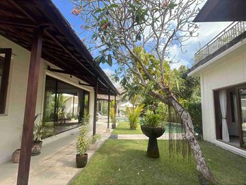 VILLA FOR SALE PURI GADING JIMBARAN, LAND SIZE 1240 SQM, PRICE UNDER MARKET!! FREEHOLD