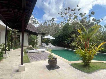 VILLA FOR SALE PURI GADING JIMBARAN, LAND SIZE 1240 SQM, PRICE UNDER MARKET!! FREEHOLD
