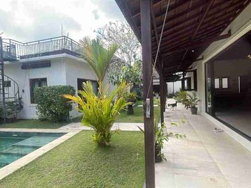 VILLA FOR SALE PURI GADING JIMBARAN, LAND SIZE 1240 SQM, PRICE UNDER MARKET!! FREEHOLD