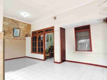 Dijual Rumah Second 2Lt Rungkut Surabaya Dekat Industri SIER, Transmart Rungkut, Merr dan Aneka Kampus : UPN, ITS, UNAIR