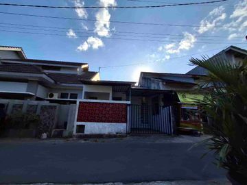 Rumah di jln utama