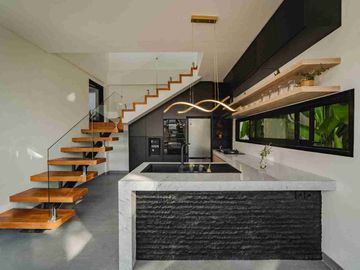 FOR SALE BRAND NEW  BEAUTIFUL DESIGN AND MODERN LUXURY VILLA JIMBARAN, GOOD LIGHTING, FREEHOLD 200 M2