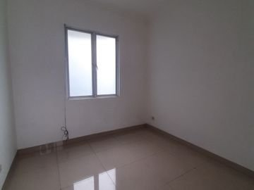 Disewakan rumah murah 2 lantai di Cluster Thames Jakarta Garden City Jakarta Timur siap huni minimalis modern