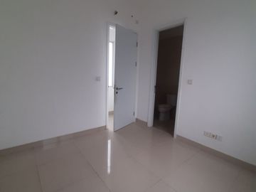 Disewakan rumah murah 2 lantai di Cluster Thames Jakarta Garden City Jakarta Timur siap huni minimalis modern