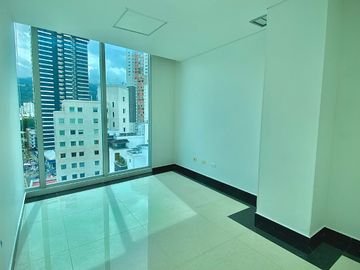 LOCAL COMERCIAL EN VENTA EDIFICIO  FENIX CENTER BUCARAMANGA