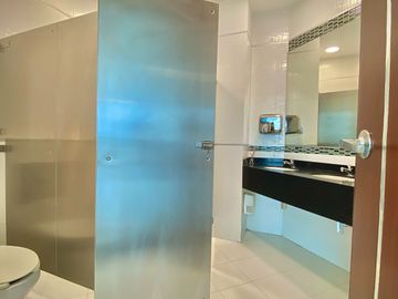 LOCAL COMERCIAL EN VENTA EDIFICIO  FENIX CENTER BUCARAMANGA