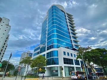 LOCAL COMERCIAL EN VENTA EDIFICIO  FENIX CENTER BUCARAMANGA