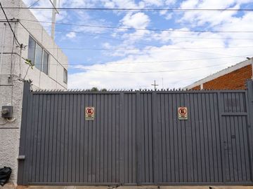 Bodega en Renta, C. segunda Gabino Barreda, Col. Santa María Morelos, Puebla.