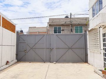 Bodega en Renta, C. segunda Gabino Barreda, Col. Santa María Morelos, Puebla.