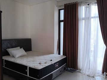 Disewakan rumah murah 2 lantai di Cluster Shinano Jakarta Garden City Jakarta Timur siap huni minimalis modern