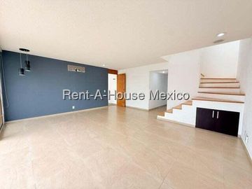 Renta Departamento en Juriquilla, Oportunidad, 152m2, jardín privado, 2 recámaras, 2.5 baños, Alberca, Jardines, Juegos, Gimnasio, Ubicación