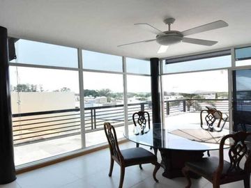 ¡Exclusividad y Confort en Ciudad Bugambilias!Residencia Moderna con Amplios Espacios en Zapopan.